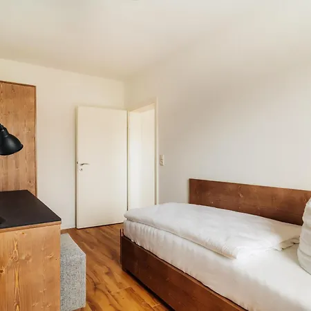 Bodeapartment 1-4 * Elend